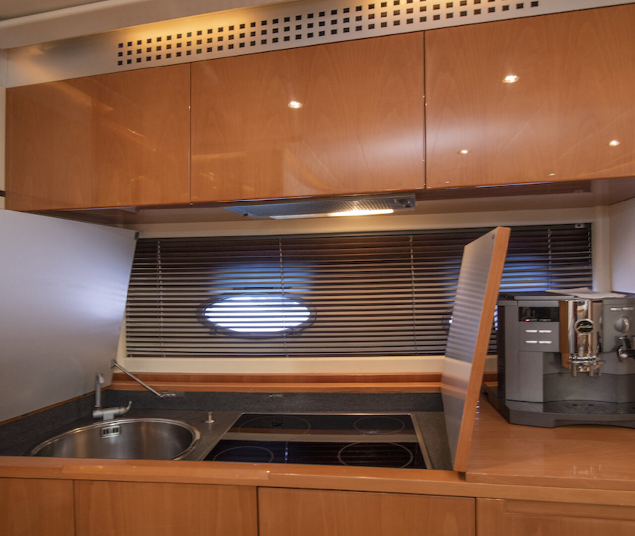 Pershing 62 OPTIMUM 13 (1)